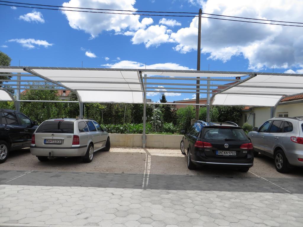 Apartments Tonka Pakoštane Esterno foto