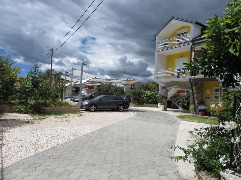 Apartments Tonka Pakoštane Esterno foto